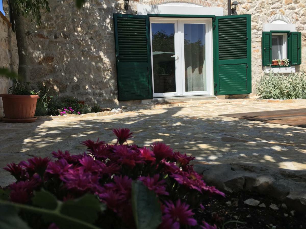 Holiday Home Cvita Lozovac Exterior photo